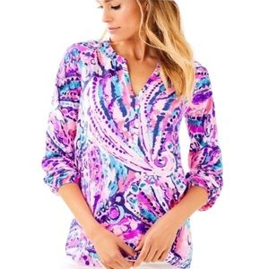EUC Lilly Pulitzer “Meg” Top in Colony Coral Shell Out Print (U)